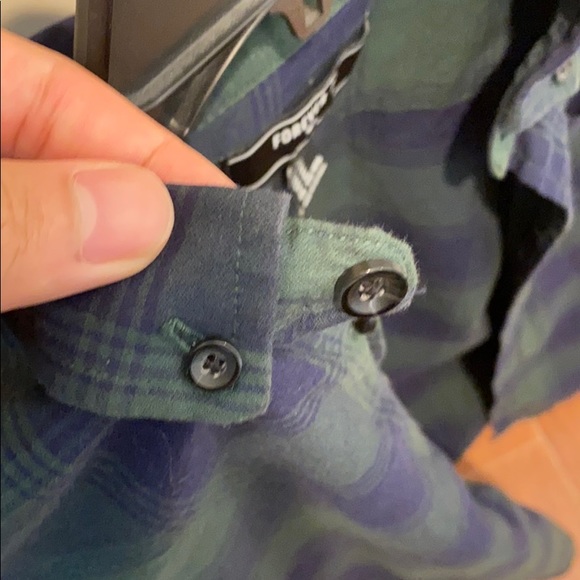 GREEN FLANNEL FROM FORVEVER 21 - Picture 5 of 5